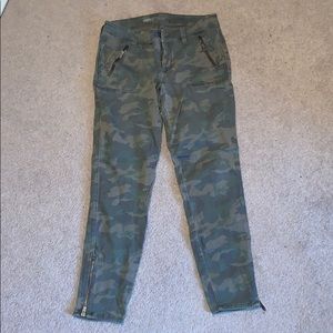 Camo skinny jeans